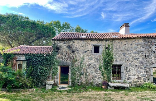 Saint-Pierre-du-Chemin House | House with heated pool and spa 35 minutes from Puy du fou