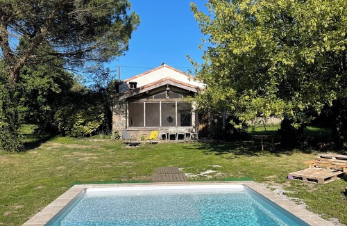 Saint-Pierre-du-Chemin House | House with heated pool and spa 35 minutes from Puy du fou
