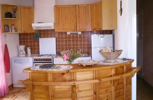 Saint-Vincent-sur-Jard Villa | house with fenced in subdivision quiet environment.