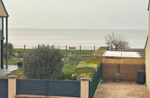 Le Vivier-sur-Mer House | House with garden in Le Vivier-sur-Mer