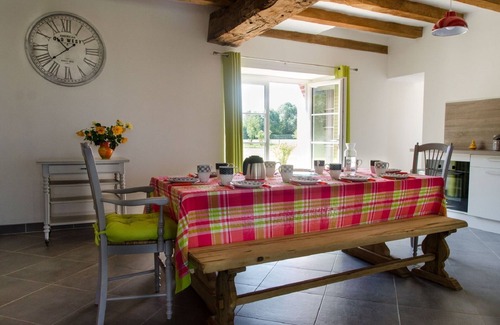 Murs-Erigne House | HOUSE WITH HEATED INDOOR SWIMMING POOL 10 persons