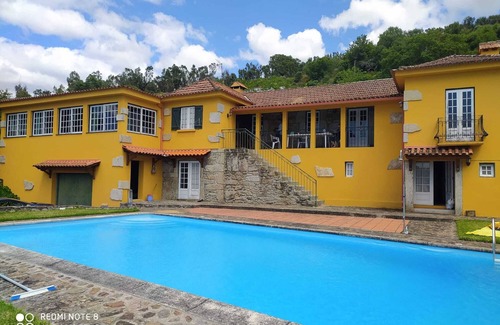 Valenca House | House with pool and barbecue
