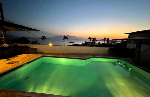 Itaguacu House | House with pool and panoramic sea view