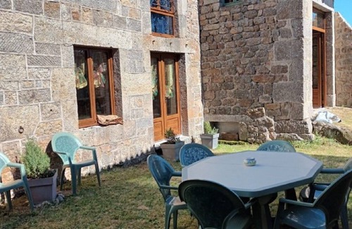 Grezes House | House with private garden