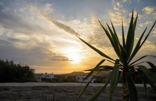 Kamilari House | House with sea view. Family-friendly.