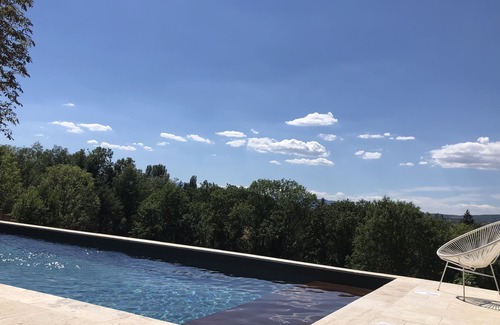 Vienne House | House with stunning views in the heart of nature