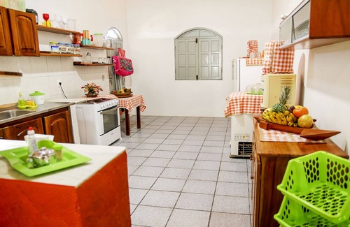 Aritagua House | HOUSE WITH SWIMMING POOL FOR RENT IN PRAIA DO NORTE, 400M FROM THE BEACH.