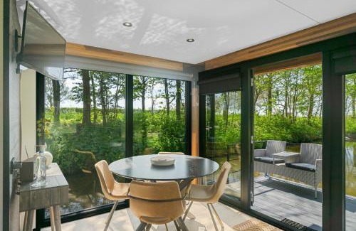 Weidum Boat Rental | Houseboats Pean-buiten Weidum