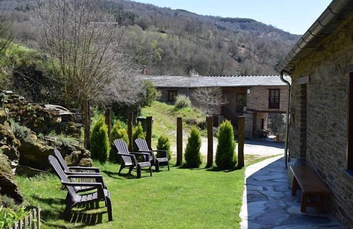 Samos Cottage | Houses of Outeiro for 8 people