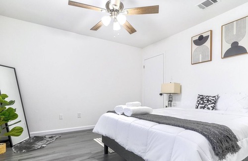 Clodine House | Houston Chinatown Retreat with Gym & Welcome Gift