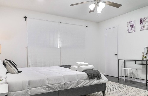 Clodine House | Houston Chinatown Retreat with Gym & Welcome Gift