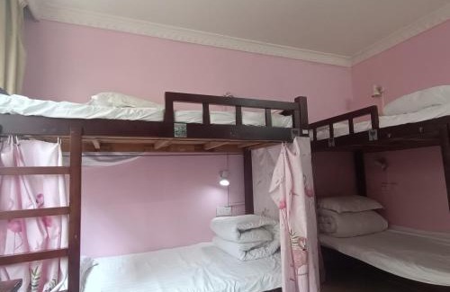 Yangshuo Hostel | How Flowers Hostel & Party Coliving Coworking Nomad