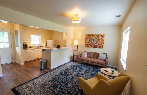 White Sulphur Springs Hotel | Howard's Creek Inn