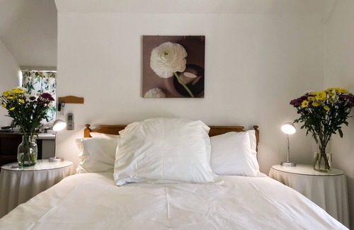 Pinelands Bed & Breakfast | Howard's End Manor