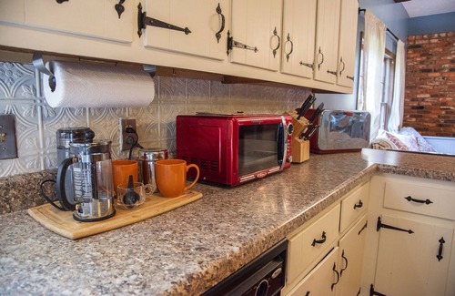 Arnoldsville Other | HQ At The Bar None Ranch - minutes to Athens