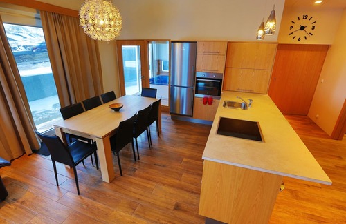Akureyri House | Hrimland Mountain Cottage with a great view over Akureyri and Eyjafjordur