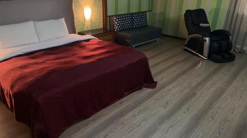 Fengshan District Hotel | Hua Xiang Motel - Fengshan