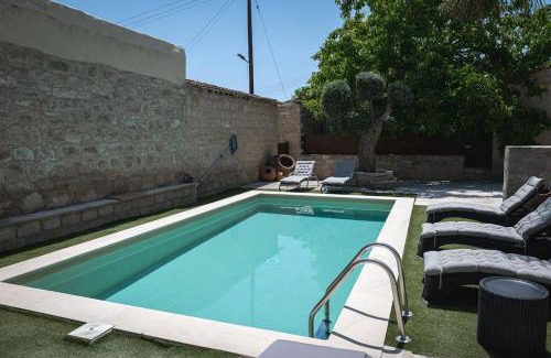 Anogyra Villa | Hubstay - To Palati Villa with Private Pool Anogyra