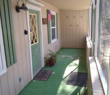Fort White House | Huck's Hideaway near the Santa Fe River