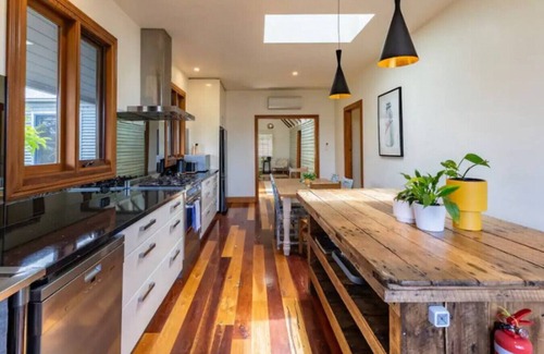 Learmonth House | Huckers Bakery: A Restful Country Retreat with Charm & Character