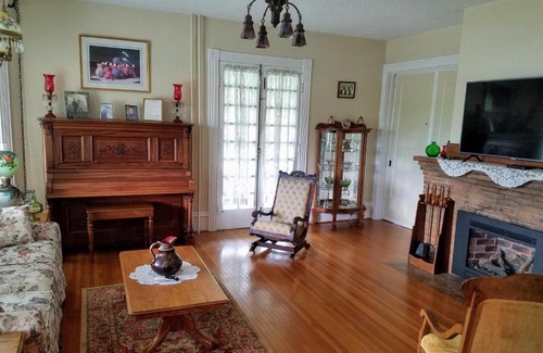 Watkins Glen Bed & Breakfast | Hudson Manor Bed & Breakfast