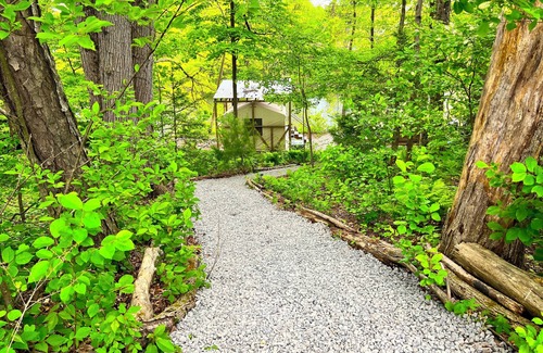 Mount Marion RV Rental | Hudson Valley’s Waterfront Camping Getaway with electric, water and KAYAKS!
