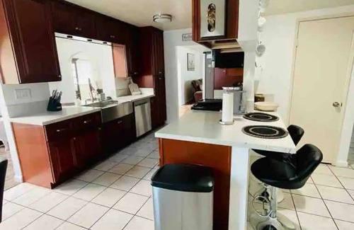 Nestor House | Huge 5 Bedroom San Diego Home! Near Imperial Beachnn