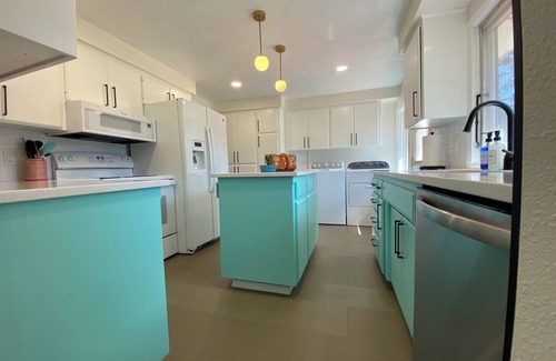 Spokane Valley House | Huge Backyard-Spacious 4 Bedroom! Wet Room Bathroom! Pets! Arcade! Green Clean