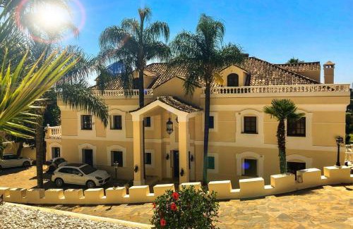New Golden Mile House | Huge Golf and Spa Mansion 8 min from Puerto Banus