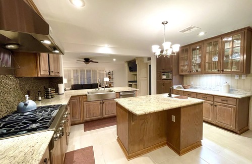 Mission Hills South House | Huge Home with Pool,Bar,Game Room and Mountain View Sleeps up to 14 adults!