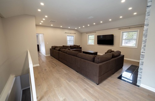 Princeton House | Huge house by Princeton University! Fits up to 22!