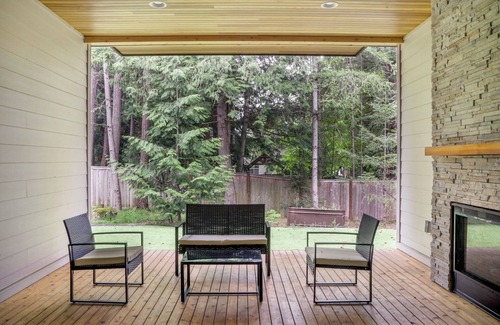 Sammamish House | Huge Sammamish 5BR w/Backyard & Garage, near Park, by Blueground