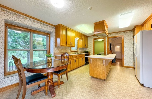 Rome House | HUGE Theater Room~ Private Farm Stay- Sleeps 10