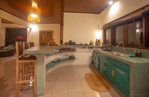 Sambahan Villa | Huge Villa w/Pool and Spectacular Rooftop Patio!