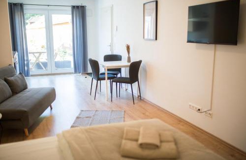 Schonberg Apartment | HUGOS Studio Apartment