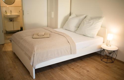 Schonberg Apartment | HUGOS Studio Apartment