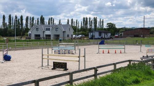 Faringdon Ski Chalet | Huntersfield Chalet