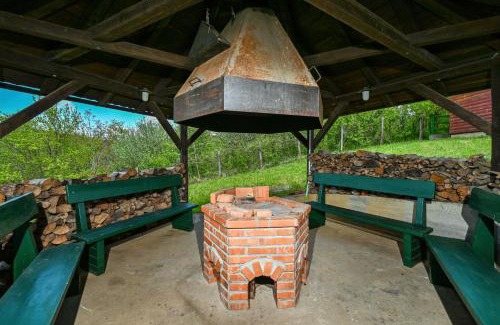 Velika Pisanica House | Hunting Lodge - Happy Rentals