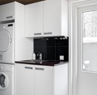Espoo Centre Apartment | Huoneisto ulkoporealtaalla ja saunalla