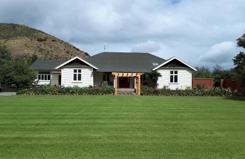 Hurunui Bed & Breakfast | Hurunui Homestead Bed and Breakfast