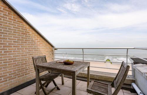 Wenduine Apartment | Huswell - Seaside duplex apartment with four terraces