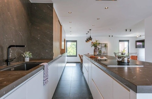 Sint-Michiels Apartment | Huswell - Unique apartment near Bruges with sunny terrace