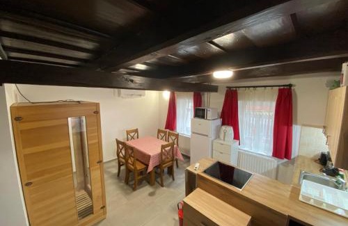 Ujhuta Apartment | HUTA-TÚRA 42 Vendégház