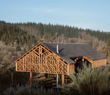 Givroulle House | Hutstuf - The Badger & hottub