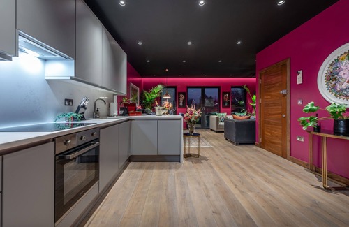 Royal Borough of Kensington and Chelsea Hotel | Hux Hotel