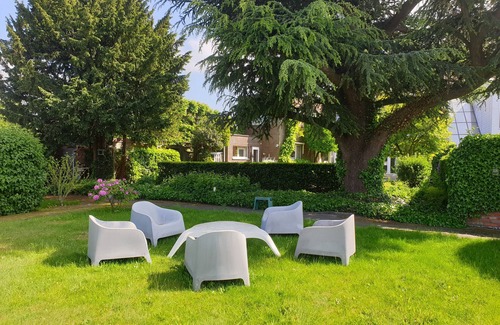 Sint-Kruis House | Huyze Lapin: Ruime Woning met Tuin & Zwembad, op Wandelafstand van Brugge