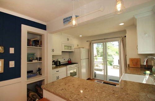 Hyannis Port House | Hyannis Port Cottage with Access to 3 Beautiful Ocean Beaches!