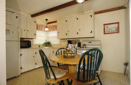 Hyannis Port Cottage | Hyannis Port Seaside Cottage for the Price of a Hotel Room !
