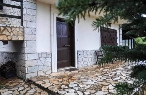 Mesaia Trikala House | Hyas Residence 2 - Garden View