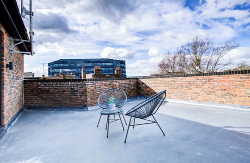 Uxbridge North Apartment | Hybrid Resi - Uxbridge | 2 Bed Apartment